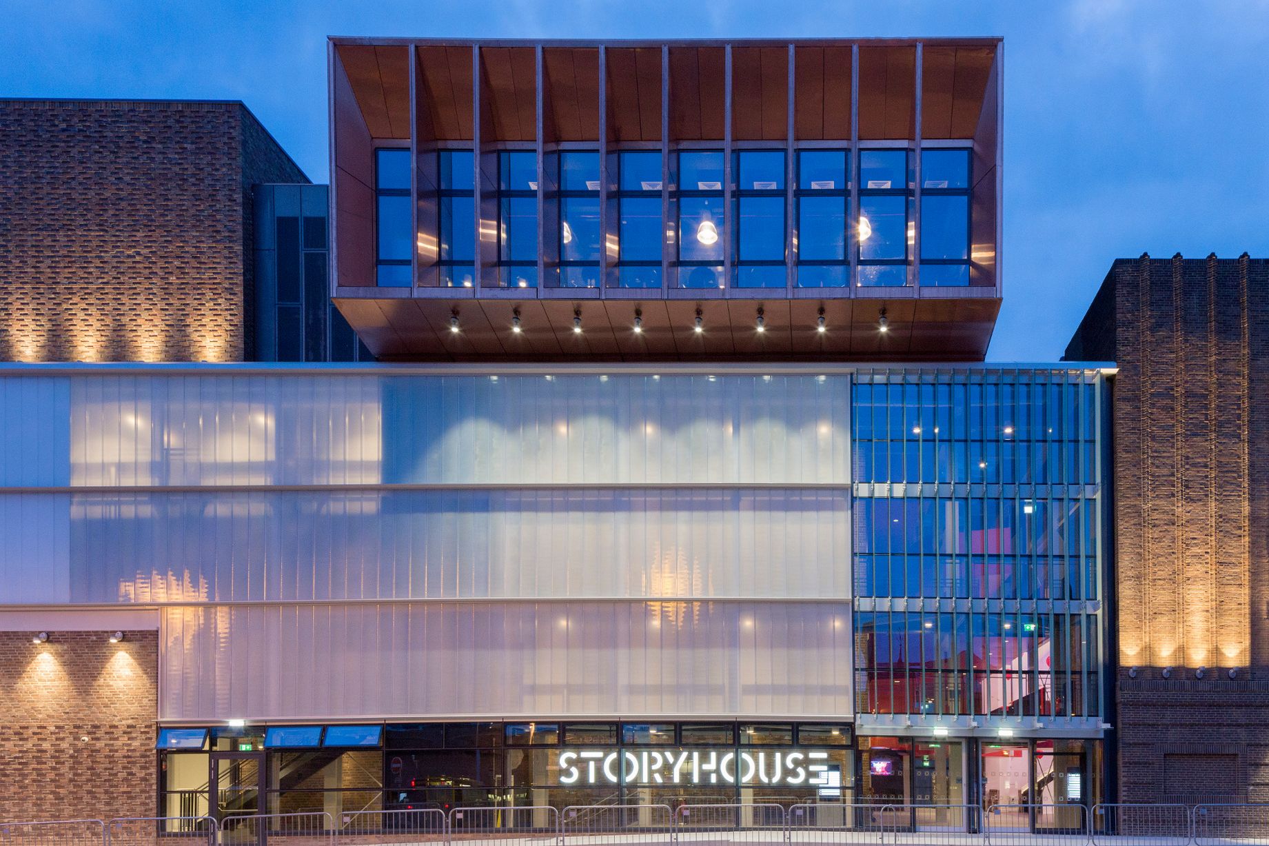 03�20-�20the-main-entrance-to-the-new-theatre-at-storyhouse-in-chester[1]